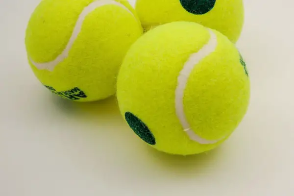 ¿Cuánto duran las pelotas de tenis?