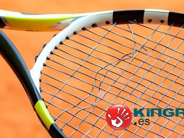 Encordar una raqueta de tenis para principiantes: una cuerda a la vez
