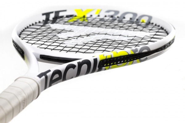 Las 5 mejores raquetas de tenis por menos de €100 (Guía del comprador de 2022)