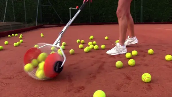 Recogedores de pelotas de tenis: cómo recoger pelotas de manera rápida y eficiente